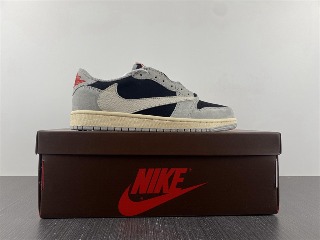 Travis Scott x Air Jordan 1 Low OG AJ1